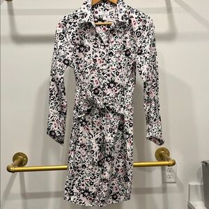 UNTUCKit Black and White Floral Long Sleeve Dress
